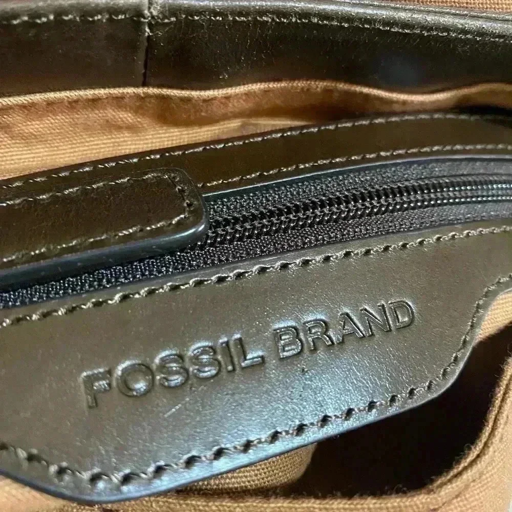 Fossil brown leather unisex messenger bag